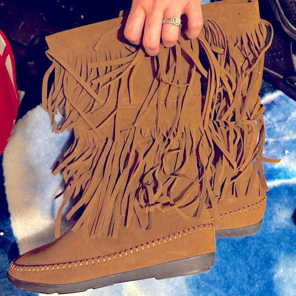 Women’s Rampage Chrisalee fringe boots, size 10. - Picture 3 of 5